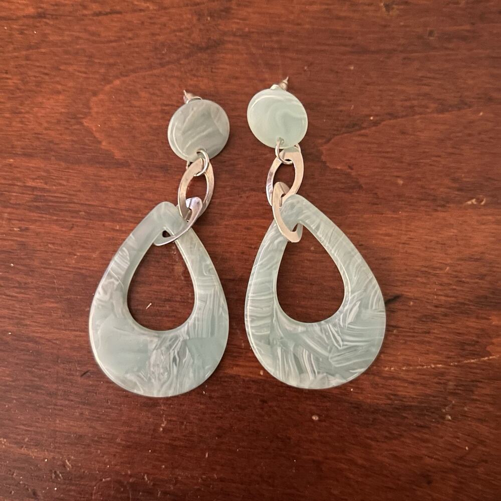 Vintage Sage Green Marbled Lucite Teardrop Dangle Earrings Silver Tone Links